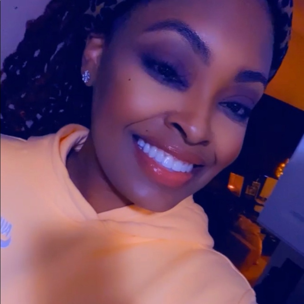 Meet your Posher, Sherae